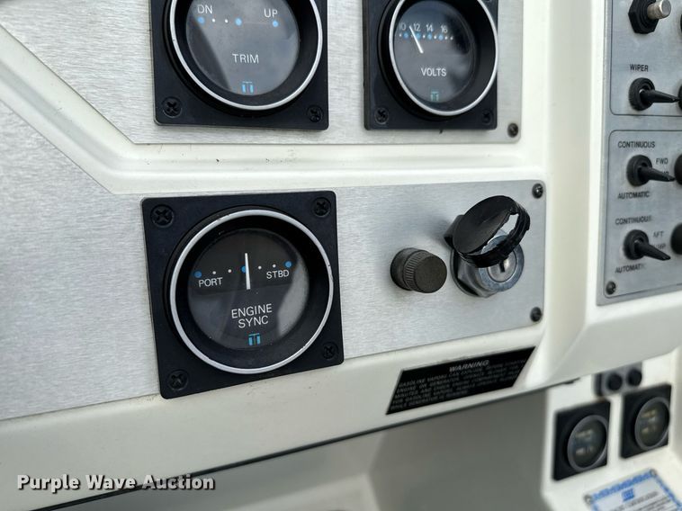 image for item DZ8689 1990 Carver Montego boat