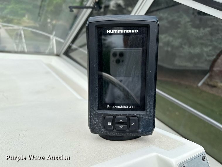 image for item DZ8689 1990 Carver Montego boat