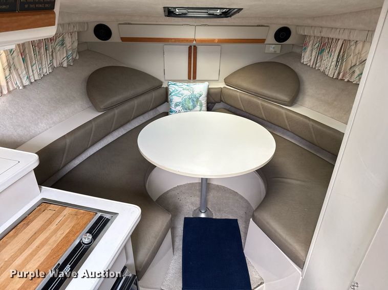 image for item DZ8689 1990 Carver Montego boat