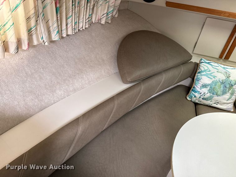 image for item DZ8689 1990 Carver Montego boat