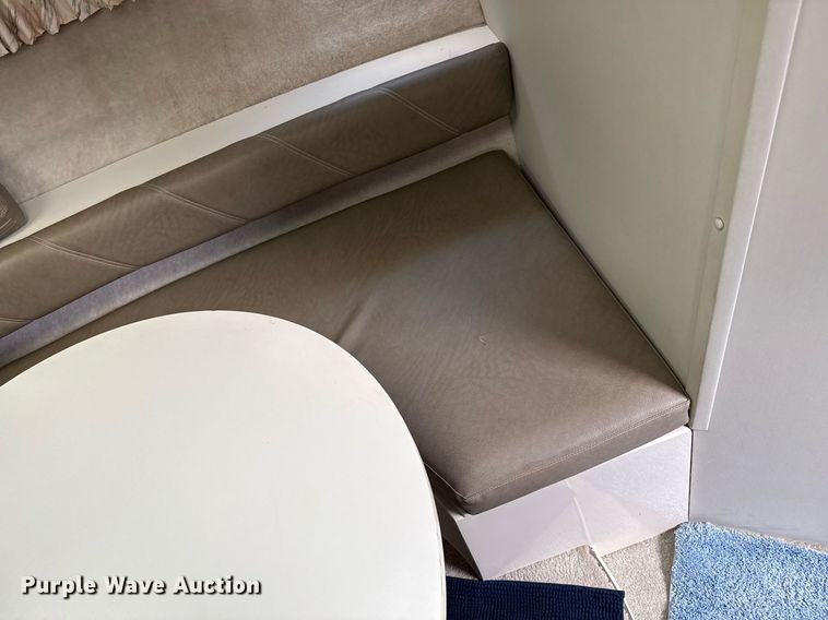 image for item DZ8689 1990 Carver Montego boat