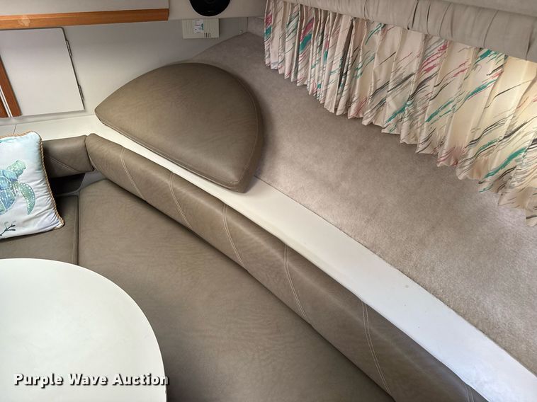 image for item DZ8689 1990 Carver Montego boat