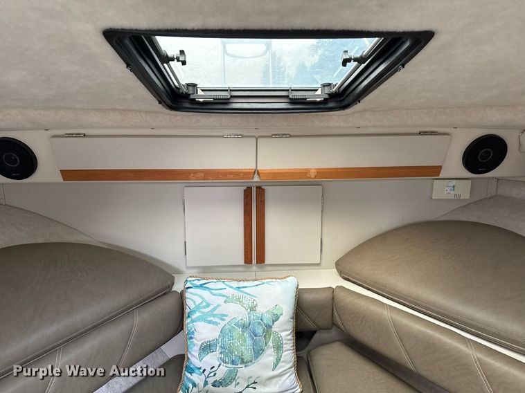 image for item DZ8689 1990 Carver Montego boat