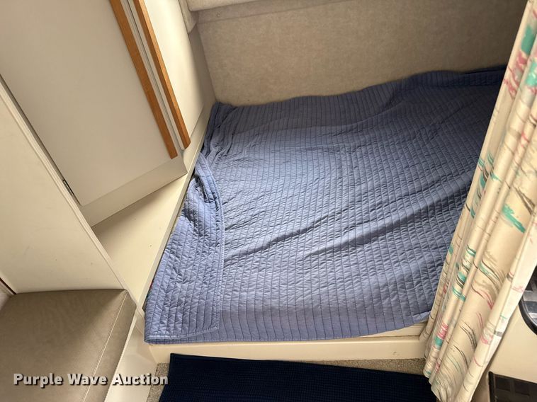 image for item DZ8689 1990 Carver Montego boat