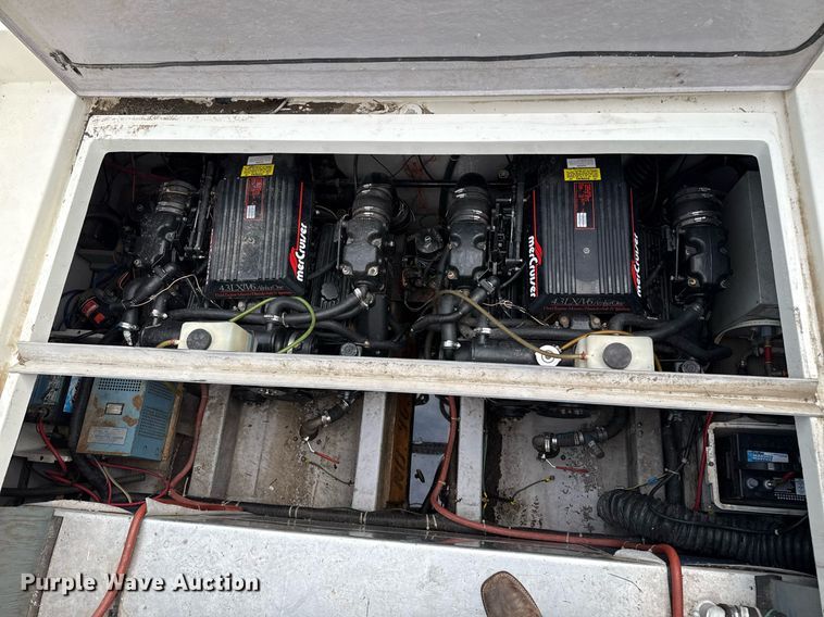 image for item DZ8689 1990 Carver Montego boat