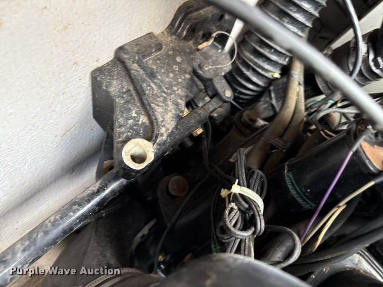 image for item DZ8689 1990 Carver Montego boat