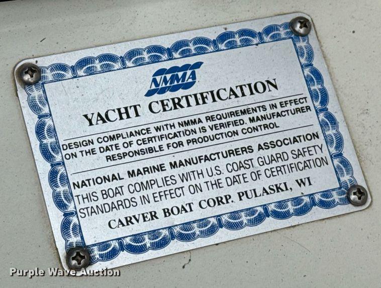 image for item DZ8689 1990 Carver Montego boat