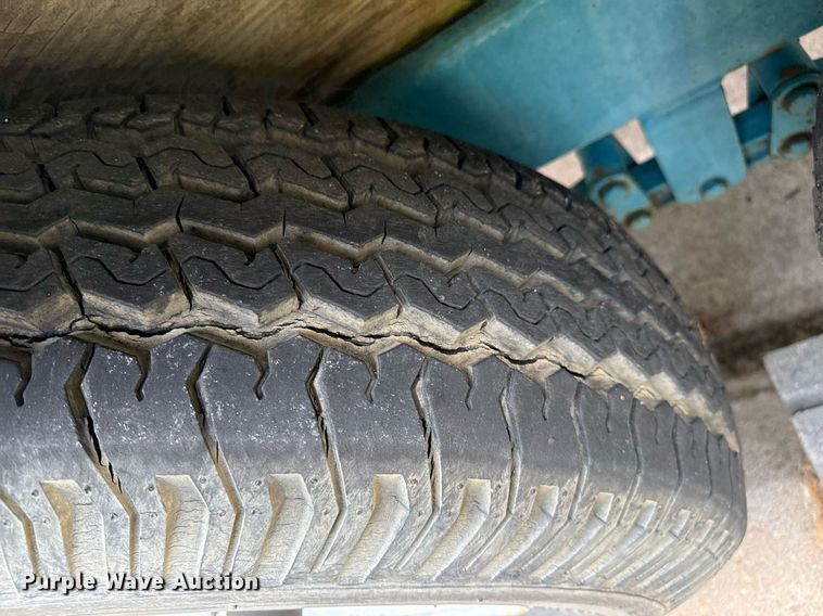 image for item DZ8689 1990 Carver Montego boat