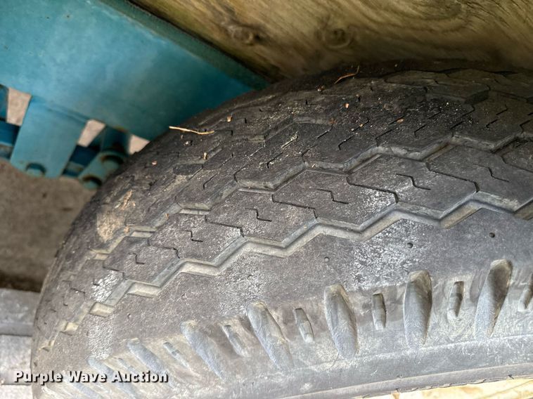 image for item DZ8689 1990 Carver Montego boat