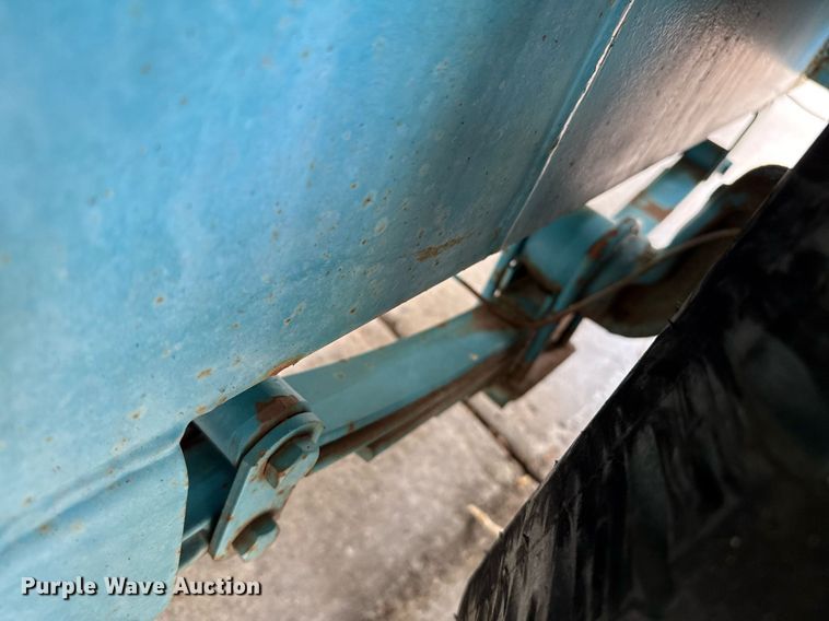 image for item DZ8689 1990 Carver Montego boat