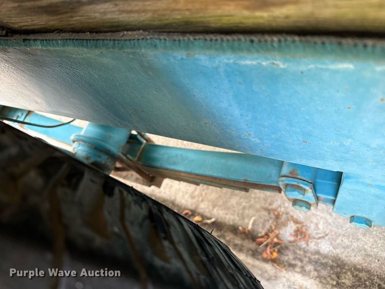 image for item DZ8689 1990 Carver Montego boat