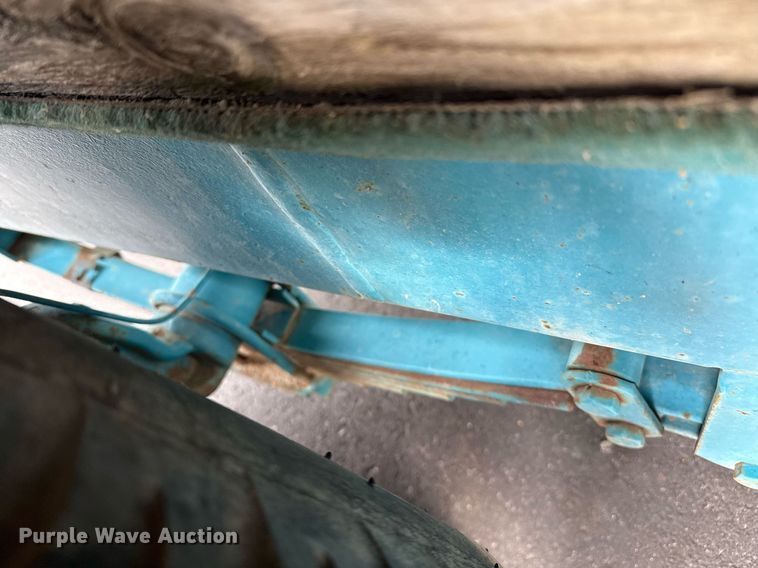 image for item DZ8689 1990 Carver Montego boat