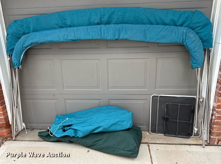 image for item DZ8689 1990 Carver Montego boat