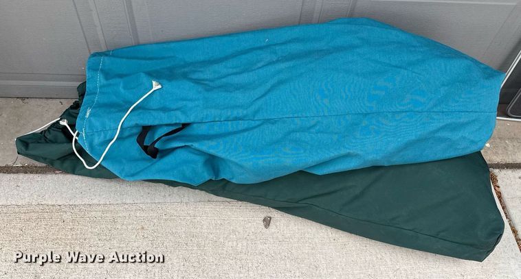 image for item DZ8689 1990 Carver Montego boat