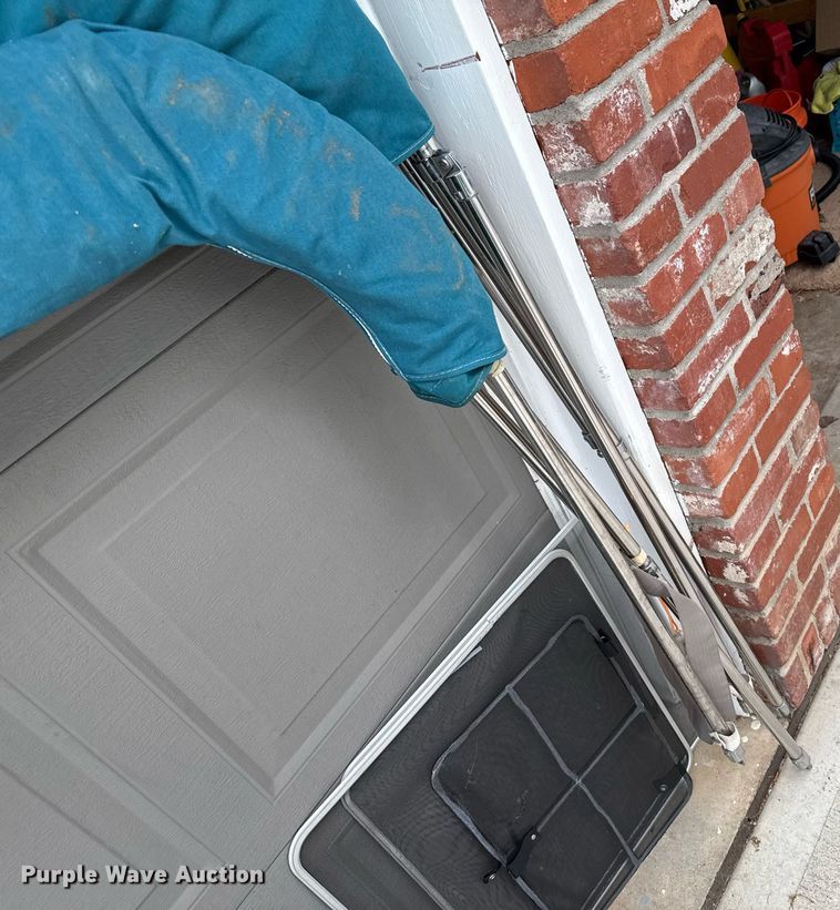 image for item DZ8689 1990 Carver Montego boat