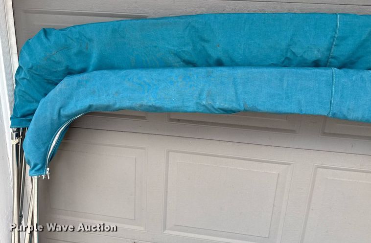 image for item DZ8689 1990 Carver Montego boat