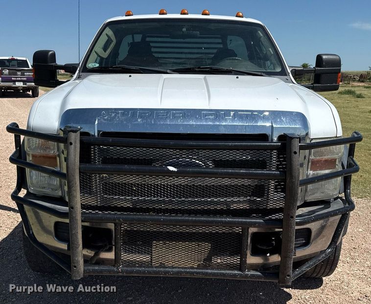 image for item DZ8720 2008 Ford F550 bale bed truck