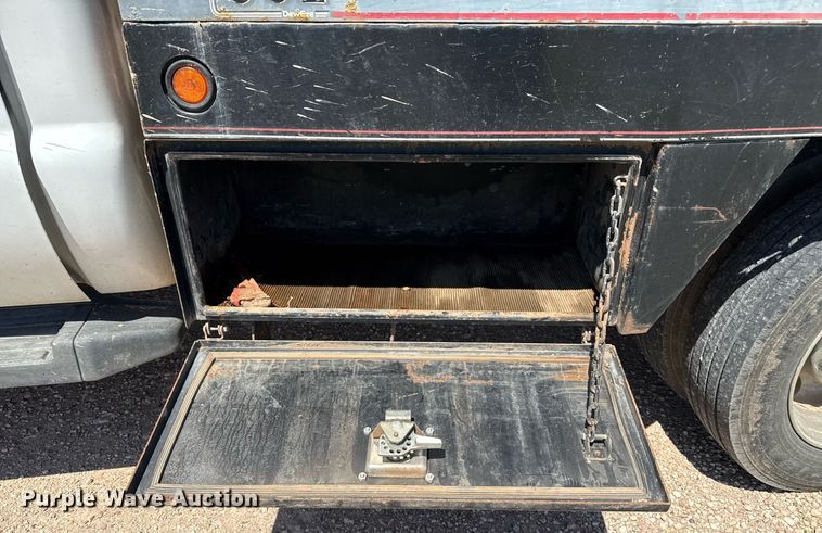 image for item DZ8720 2008 Ford F550 bale bed truck