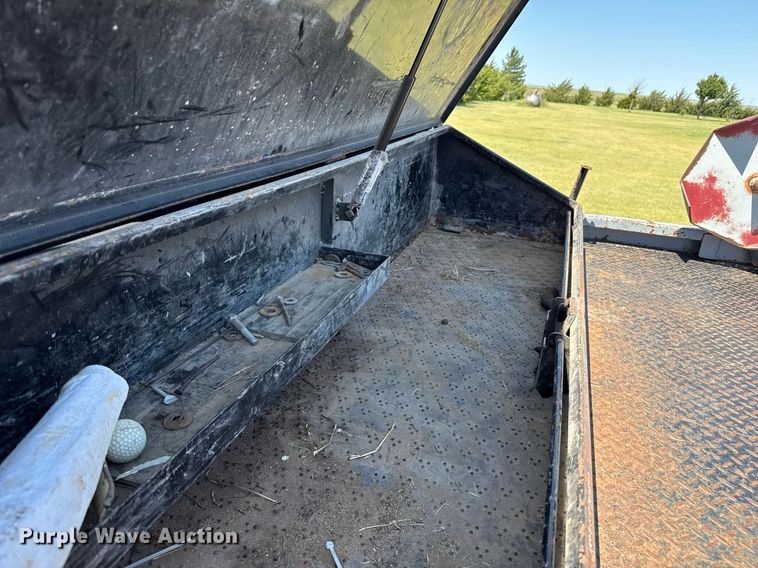 image for item DZ8720 2008 Ford F550 bale bed truck