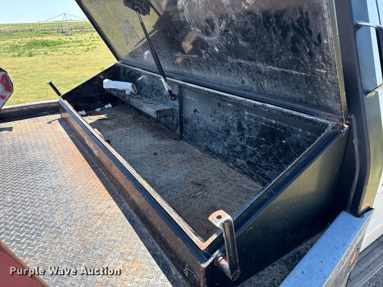 image for item DZ8720 2008 Ford F550 bale bed truck