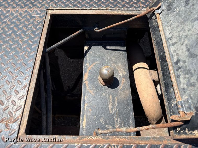 image for item DZ8720 2008 Ford F550 bale bed truck