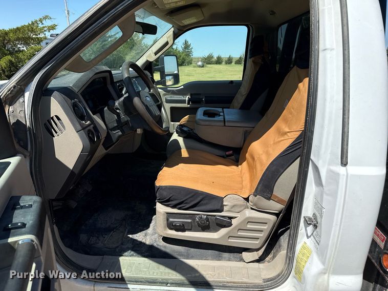 image for item DZ8720 2008 Ford F550 bale bed truck