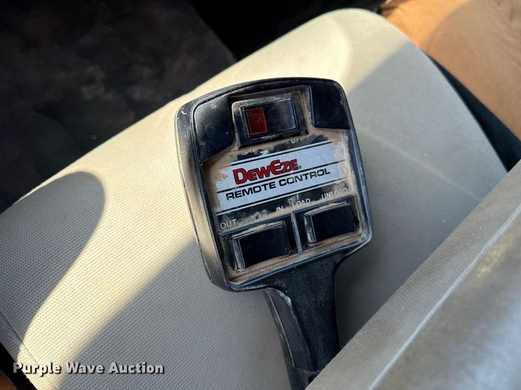 image for item DZ8720 2008 Ford F550 bale bed truck