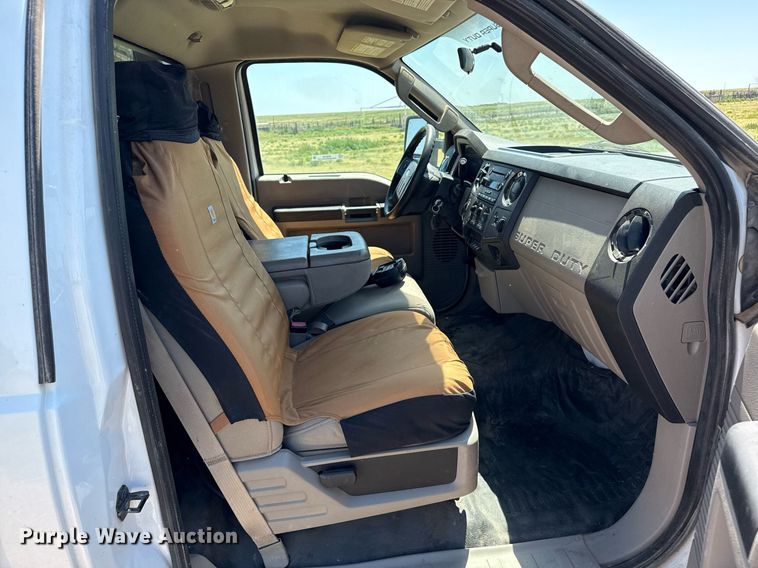 image for item DZ8720 2008 Ford F550 bale bed truck