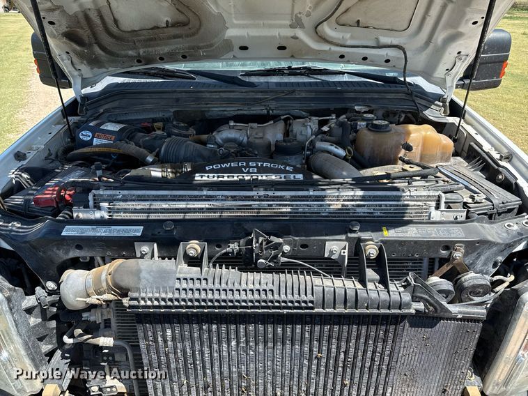 image for item DZ8720 2008 Ford F550 bale bed truck