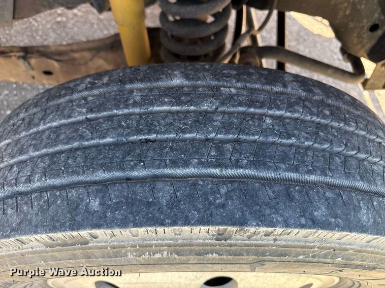 image for item DZ8720 2008 Ford F550 bale bed truck