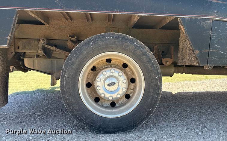 image for item DZ8720 2008 Ford F550 bale bed truck