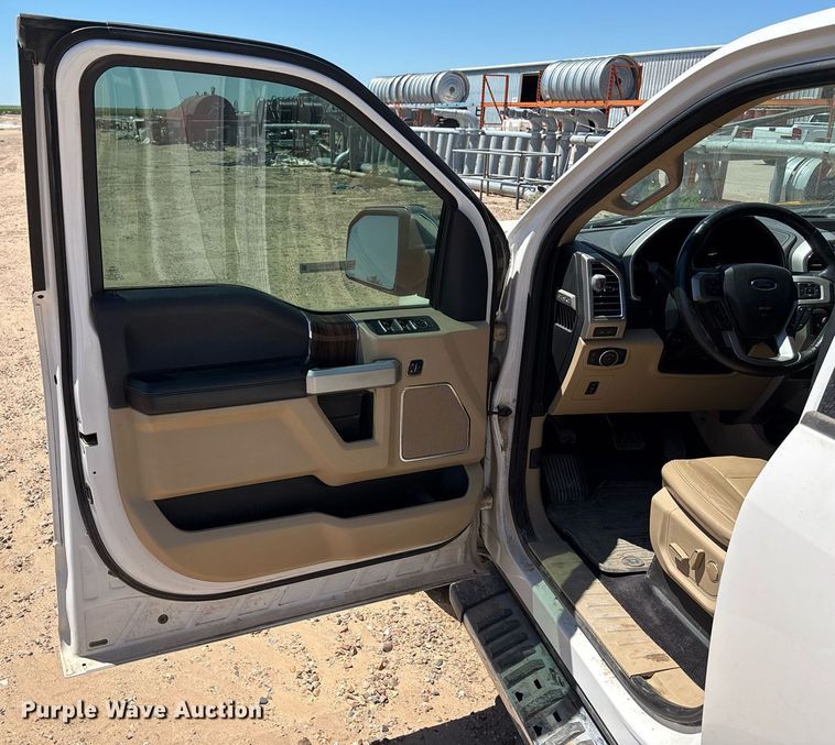 image for item DZ8728 2015 Ford F150 SuperCrew pickup truck