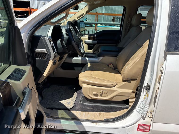 image for item DZ8728 2015 Ford F150 SuperCrew pickup truck