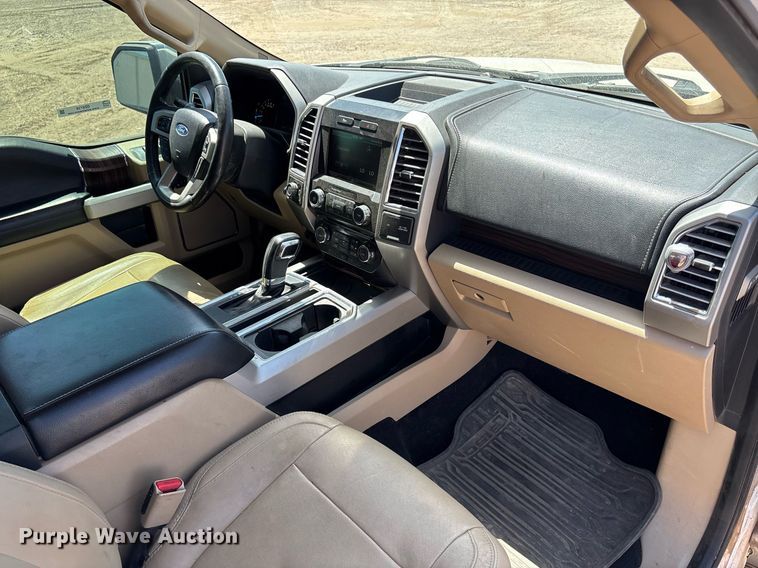 image for item DZ8728 2015 Ford F150 SuperCrew pickup truck