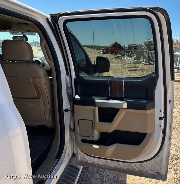 image for item DZ8728 2015 Ford F150 SuperCrew pickup truck