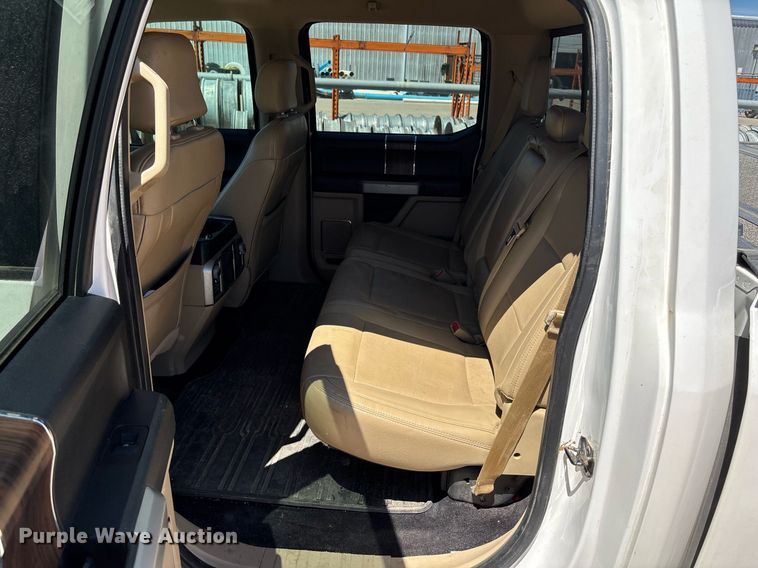 image for item DZ8728 2015 Ford F150 SuperCrew pickup truck