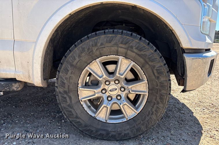 image for item DZ8728 2015 Ford F150 SuperCrew pickup truck