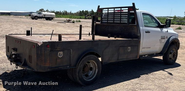 image for item DZ8729 2013 Dodge Ram 5500 flatbed truck