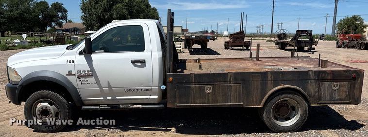 image for item DZ8729 2013 Dodge Ram 5500 flatbed truck