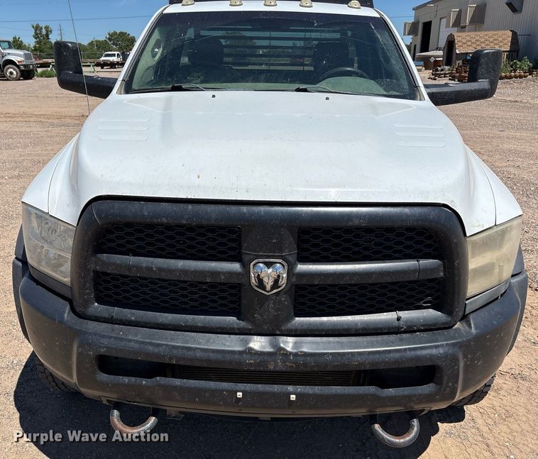 image for item DZ8729 2013 Dodge Ram 5500 flatbed truck