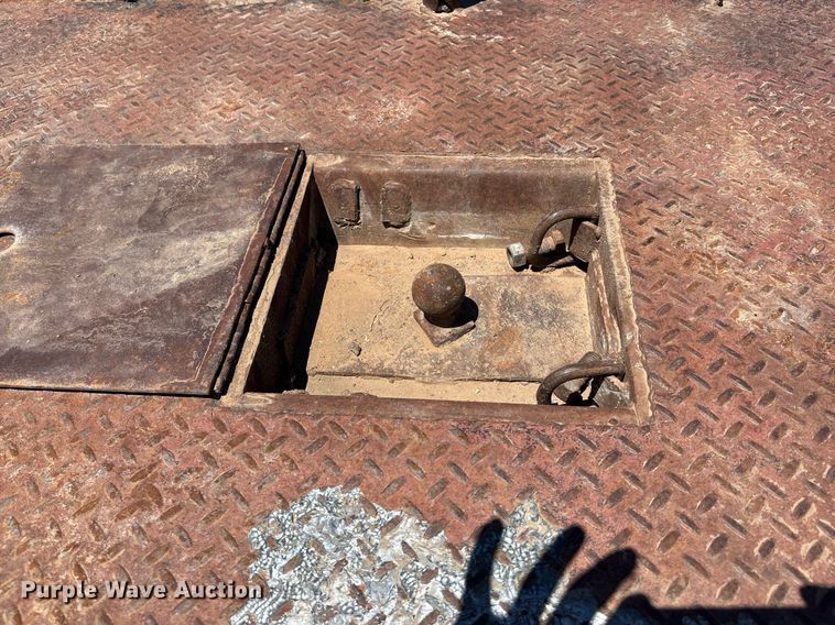 image for item DZ8729 2013 Dodge Ram 5500 flatbed truck