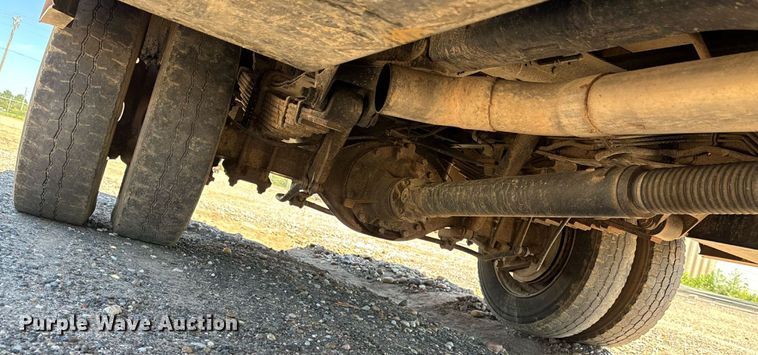 image for item DZ8729 2013 Dodge Ram 5500 flatbed truck