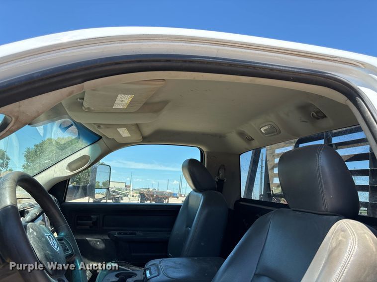 image for item DZ8729 2013 Dodge Ram 5500 flatbed truck