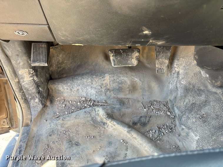 image for item DZ8729 2013 Dodge Ram 5500 flatbed truck