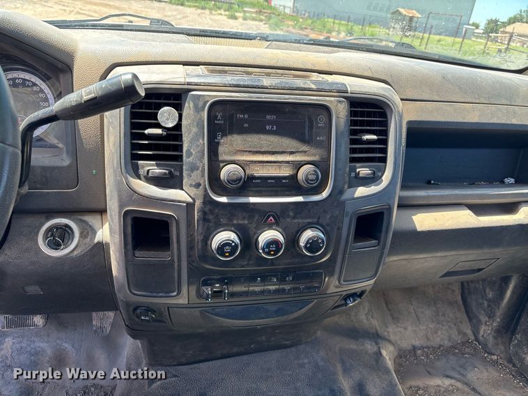 image for item DZ8729 2013 Dodge Ram 5500 flatbed truck