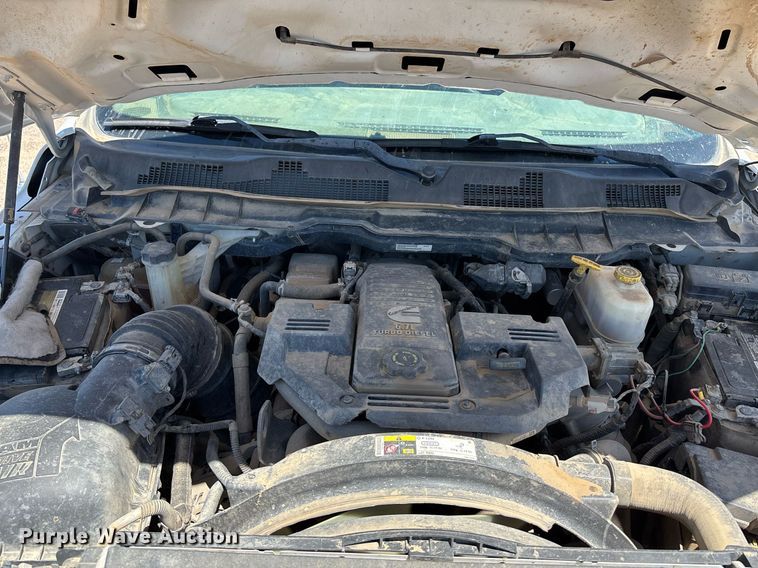 image for item DZ8729 2013 Dodge Ram 5500 flatbed truck