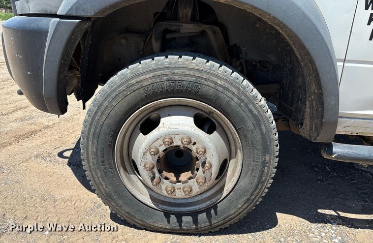 image for item DZ8729 2013 Dodge Ram 5500 flatbed truck