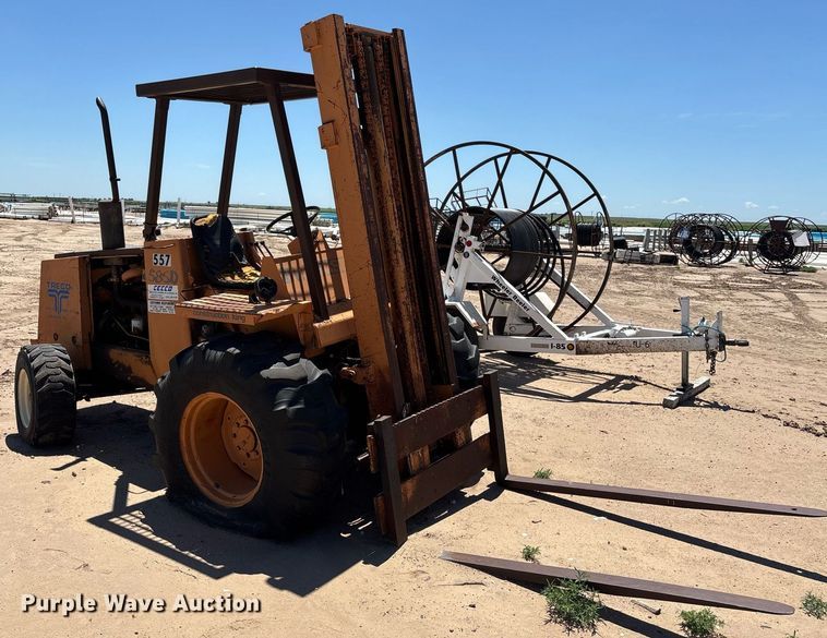 image for item DZ8732 1985 Case 585-D forklift