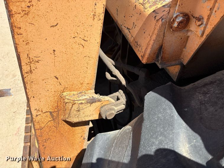 image for item DZ8732 1985 Case 585-D forklift