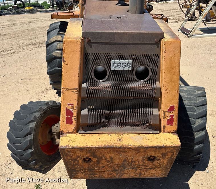 image for item DZ8732 1985 Case 585-D forklift